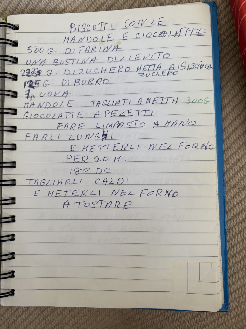 Biscotti con le mandorle e cioccolatte